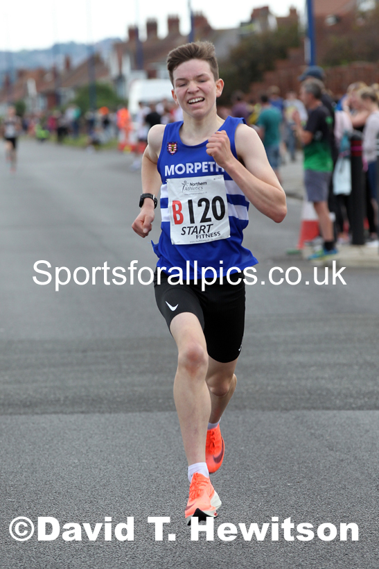 Mens under-17s 2021 Northern 6 and 4 Stage and Young Athletes Road Relays, Redcar. Photo: David T. Hewitson/Sports for All Pics